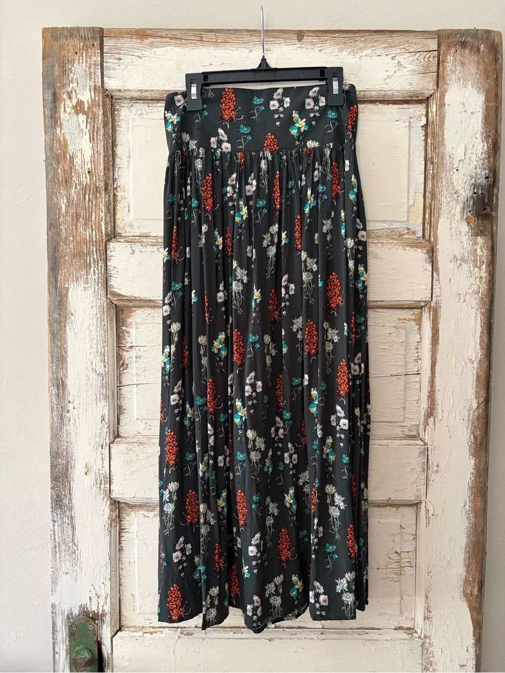 Natural Life NWT Black Floral Rayon Skirt size Medium - Picture 2 of 8